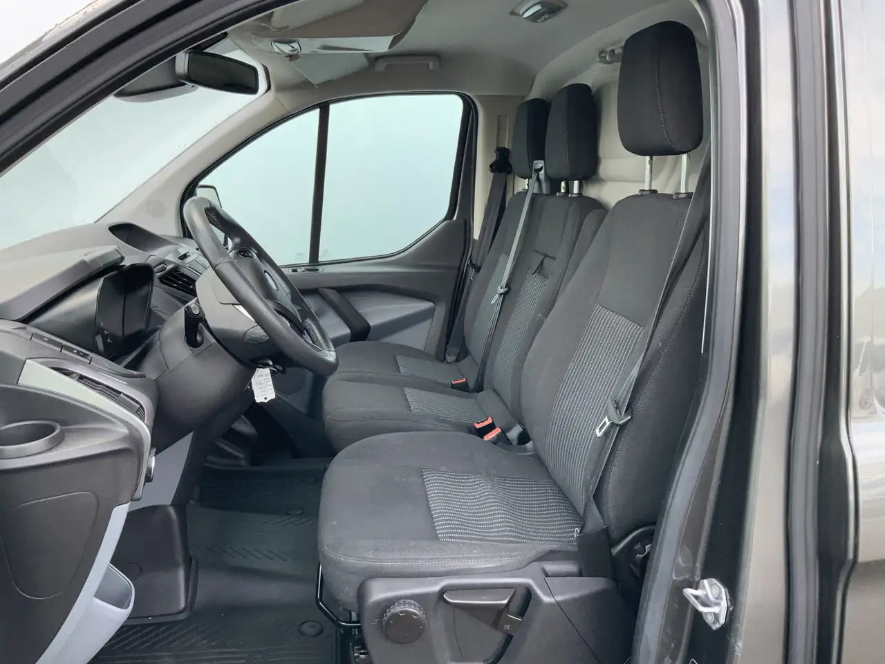 Ford Transit Custom 270 2.2 TDCI L1H1 Trend Airco Camera Cruise Dakdra - Mazs furgons: foto 4 Ford Transit Custom 270 2.2 TDCI L1H1 Trend Airco Camera Cruise Dakdra - Mazs furgons: foto 4
