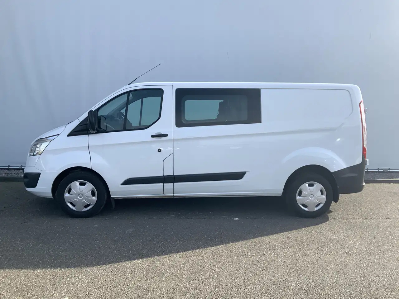 Ford Transit Custom 290 2.0 TDCI L2H1 6 Zits Trend DC Airco Cruise Tre - Kravas-pasažieru furgons: foto 3 Ford Transit Custom 290 2.0 TDCI L2H1 6 Zits Trend DC Airco Cruise Tre - Kravas-pasažieru furgons: foto 3