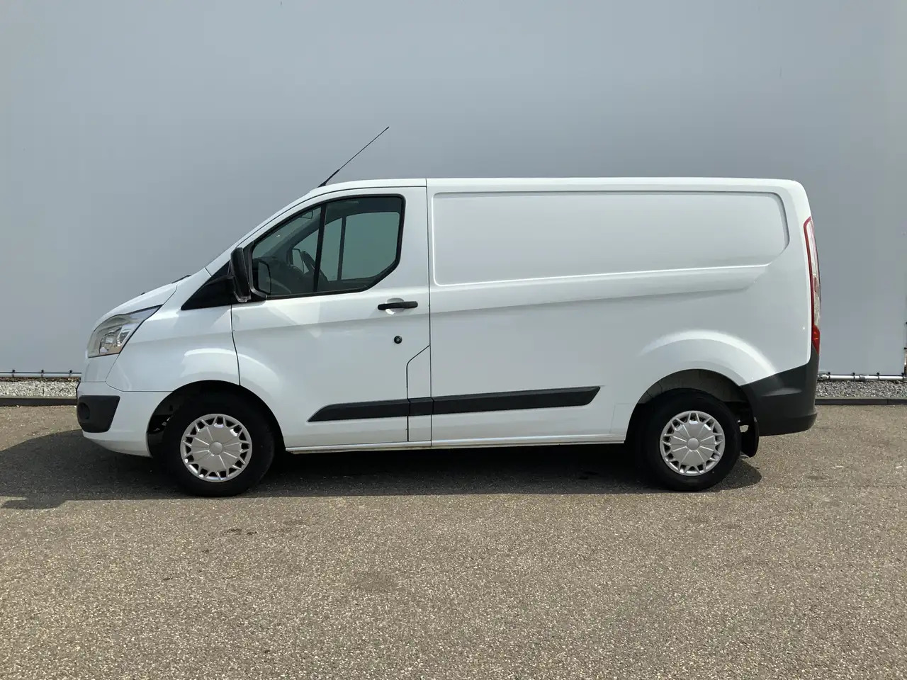 Ford Transit Custom 290 2.2 TDCI L1H2 Trend Airco Cruise 3 Zits Trekha - Kravas mikroautobuss: foto 3 Ford Transit Custom 290 2.2 TDCI L1H2 Trend Airco Cruise 3 Zits Trekha - Kravas mikroautobuss: foto 3