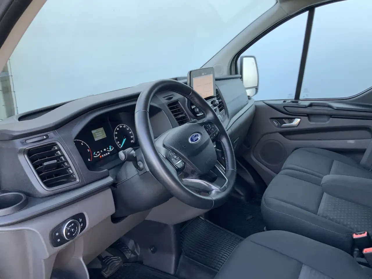 Ford Transit Custom 300 2.0 TDCI L1H1 Limited Airco Cruise Camera 3 Zi - Kravas mikroautobuss: foto 5 Ford Transit Custom 300 2.0 TDCI L1H1 Limited Airco Cruise Camera 3 Zi - Kravas mikroautobuss: foto 5