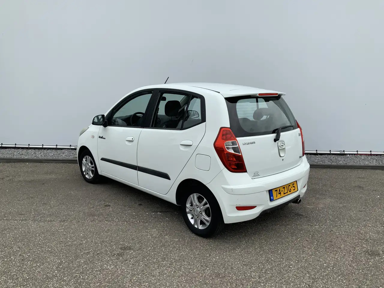 Hyundai i10 1.0 Pro 54083 KM! Airco, Lichtmetalen Wielen! - Hečbeks: foto 3 Hyundai i10 1.0 Pro 54083 KM! Airco, Lichtmetalen Wielen! - Hečbeks: foto 3