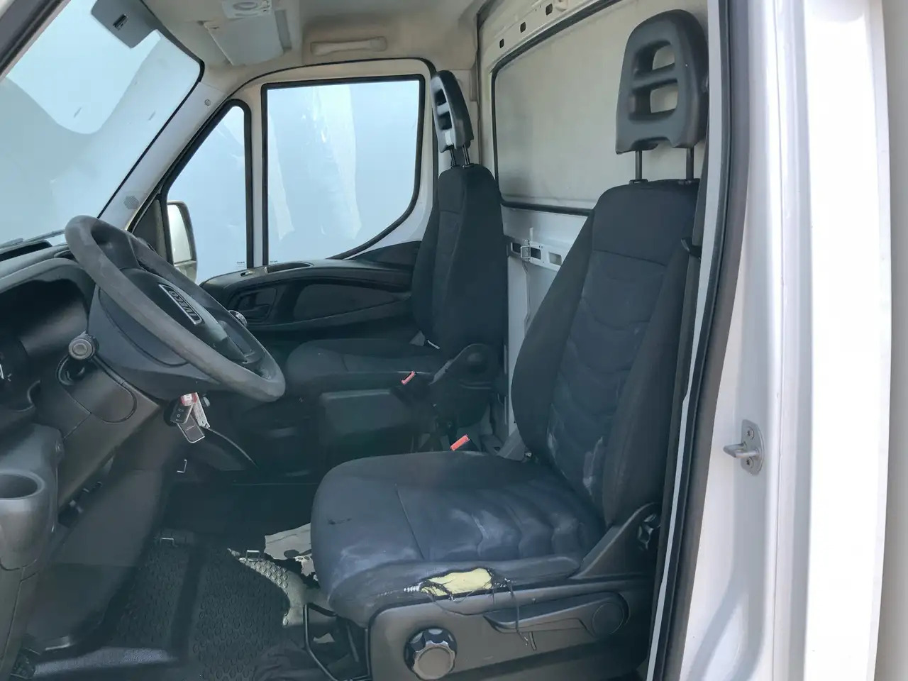 Iveco Daily 35S12 2.3 345 EURO 6 vrieswagen -40 C ijsauto Bakm - Komercauto refrižerators: foto 4 Iveco Daily 35S12 2.3 345 EURO 6 vrieswagen -40 C ijsauto Bakm - Komercauto refrižerators: foto 4