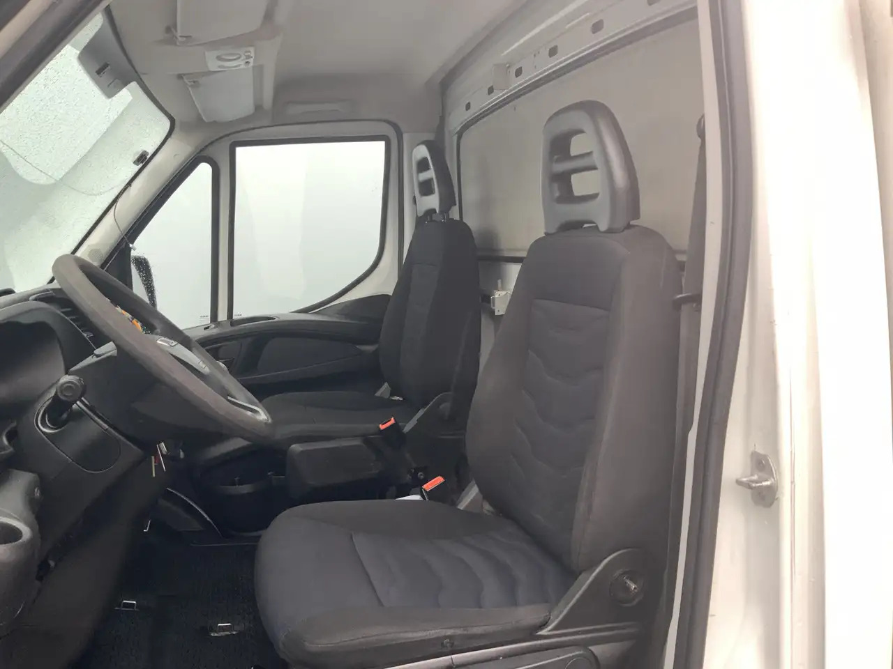 Iveco Daily 35S12 2.3 345 VriesAuto 10 deuren _40 gr onder 0, - Komercauto refrižerators: foto 3 Iveco Daily 35S12 2.3 345 VriesAuto 10 deuren _40 gr onder 0, - Komercauto refrižerators: foto 3
