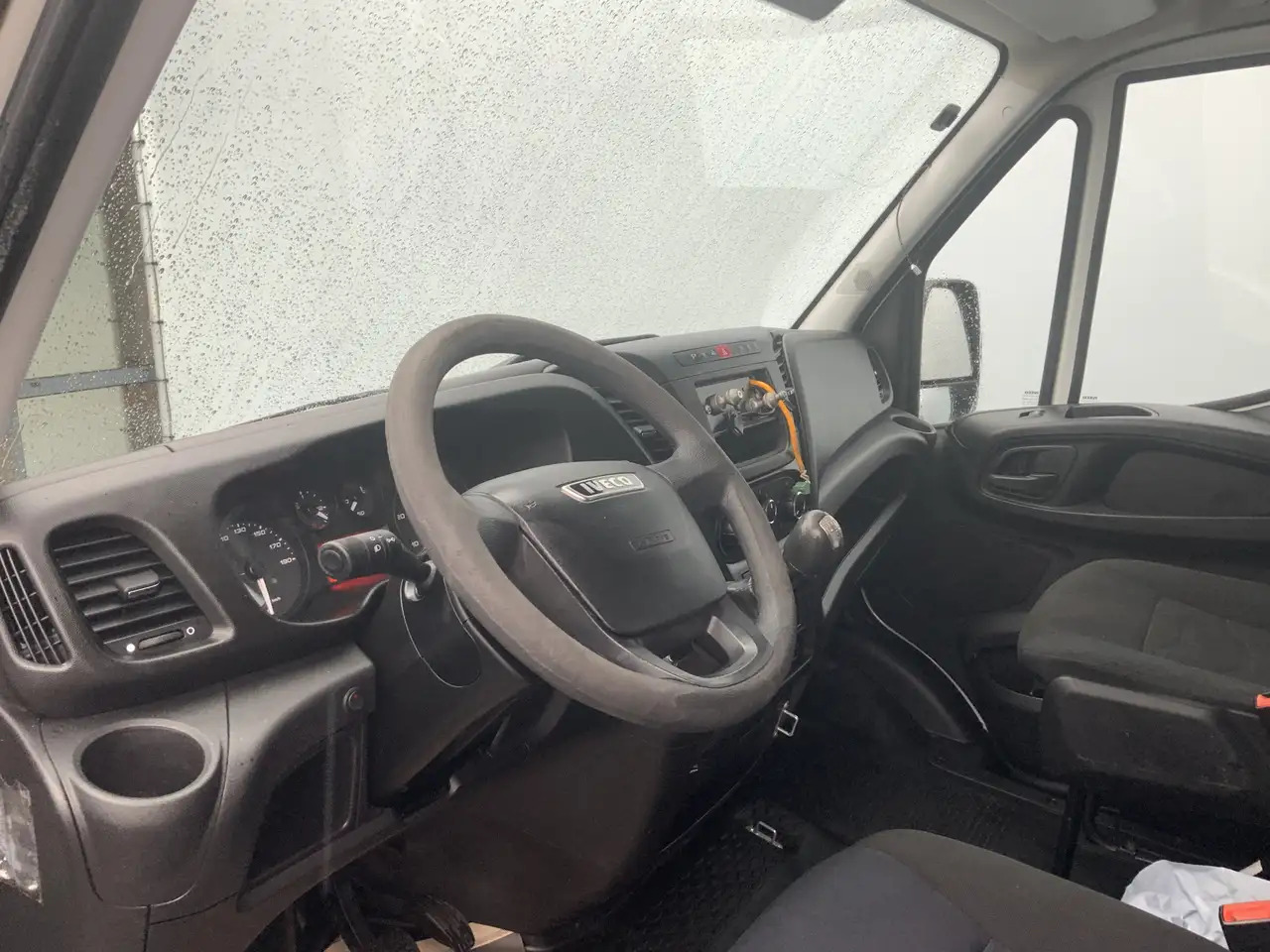 Iveco Daily 35S12 2.3 345 VriesAuto 10 deuren _40 gr onder 0, - Komercauto refrižerators: foto 4 Iveco Daily 35S12 2.3 345 VriesAuto 10 deuren _40 gr onder 0, - Komercauto refrižerators: foto 4