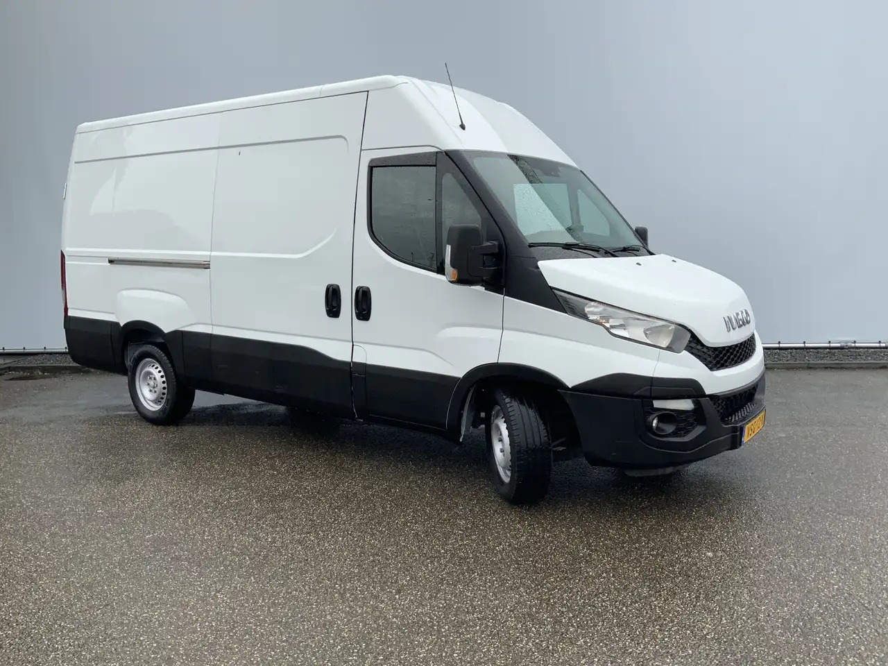 Iveco Daily 35S13V 2.3 352 H2 L3 Airco 3 Zits Opstap Euro 5 - Kravas mikroautobuss: foto 2 Iveco Daily 35S13V 2.3 352 H2 L3 Airco 3 Zits Opstap Euro 5 - Kravas mikroautobuss: foto 2