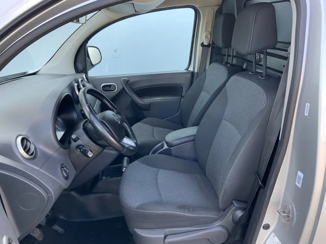 Mercedes-Benz Citan 109 CDI BlueEFFICIENCY Airco Cruise Euro 5 - Mazs furgons: foto 4 Mercedes-Benz Citan 109 CDI BlueEFFICIENCY Airco Cruise Euro 5 - Mazs furgons: foto 4