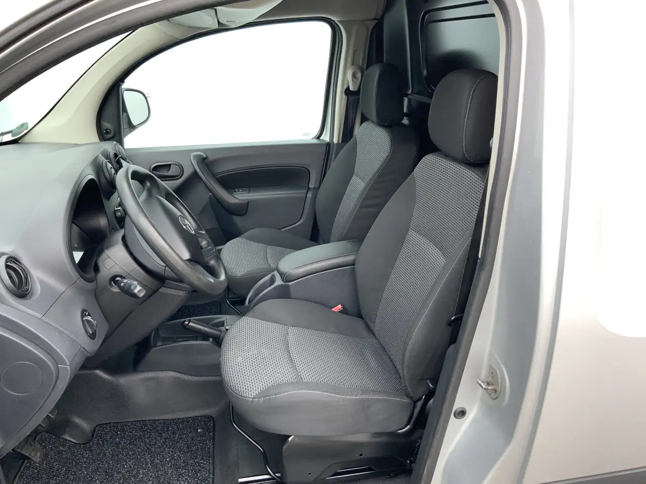 Mercedes-Benz Citan 109 CDI BlueEFFICIENCY Business Ambition Airco Tre - Mazs furgons: foto 4 Mercedes-Benz Citan 109 CDI BlueEFFICIENCY Business Ambition Airco Tre - Mazs furgons: foto 4