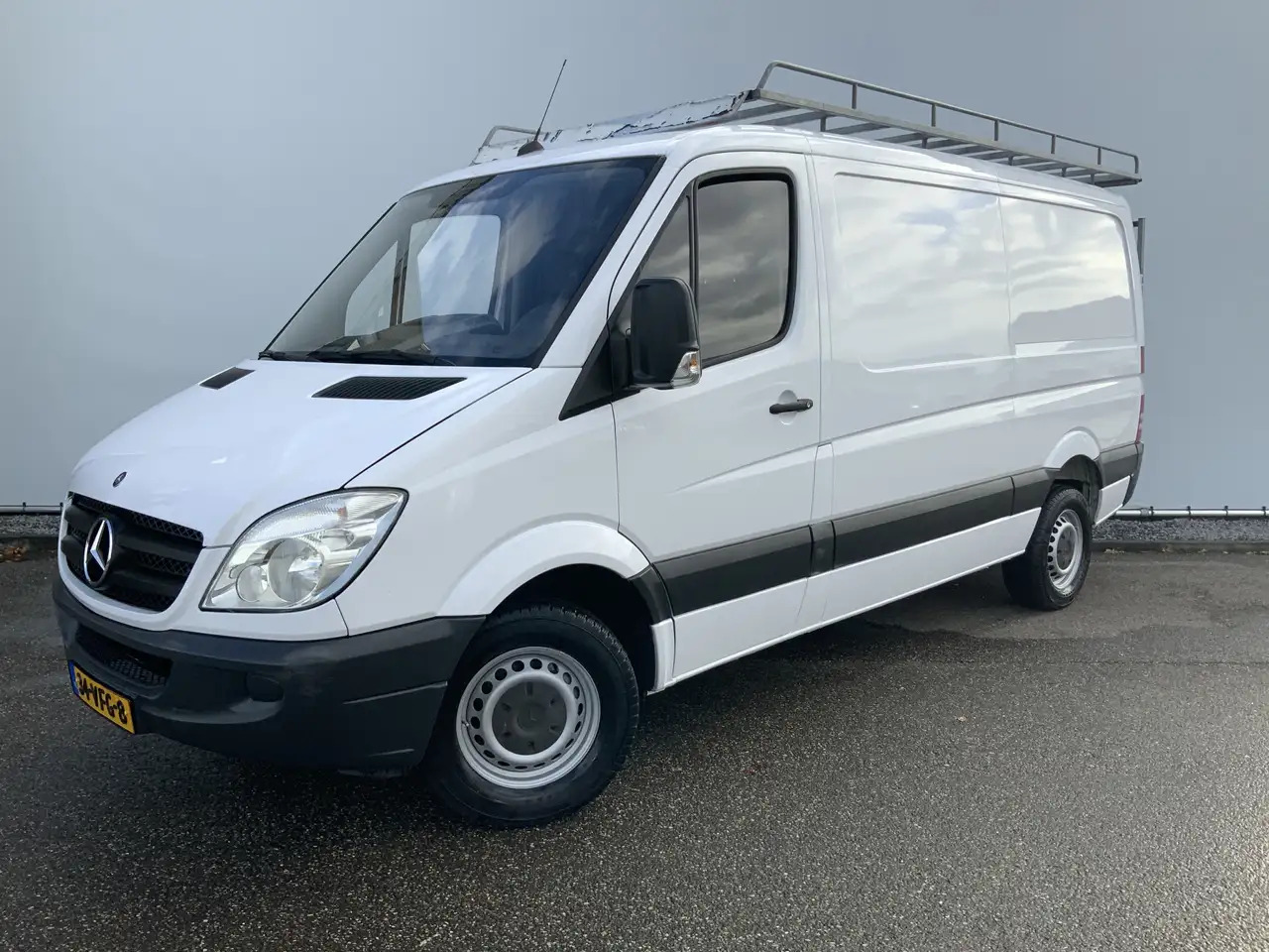 Mercedes-Benz Sprinter 311 2.2 CDI 366 L2H1 Automaat 3 Zits Trekaak 2800k - Kravas mikroautobuss: foto 1 Mercedes-Benz Sprinter 311 2.2 CDI 366 L2H1 Automaat 3 Zits Trekaak 2800k - Kravas mikroautobuss: foto 1