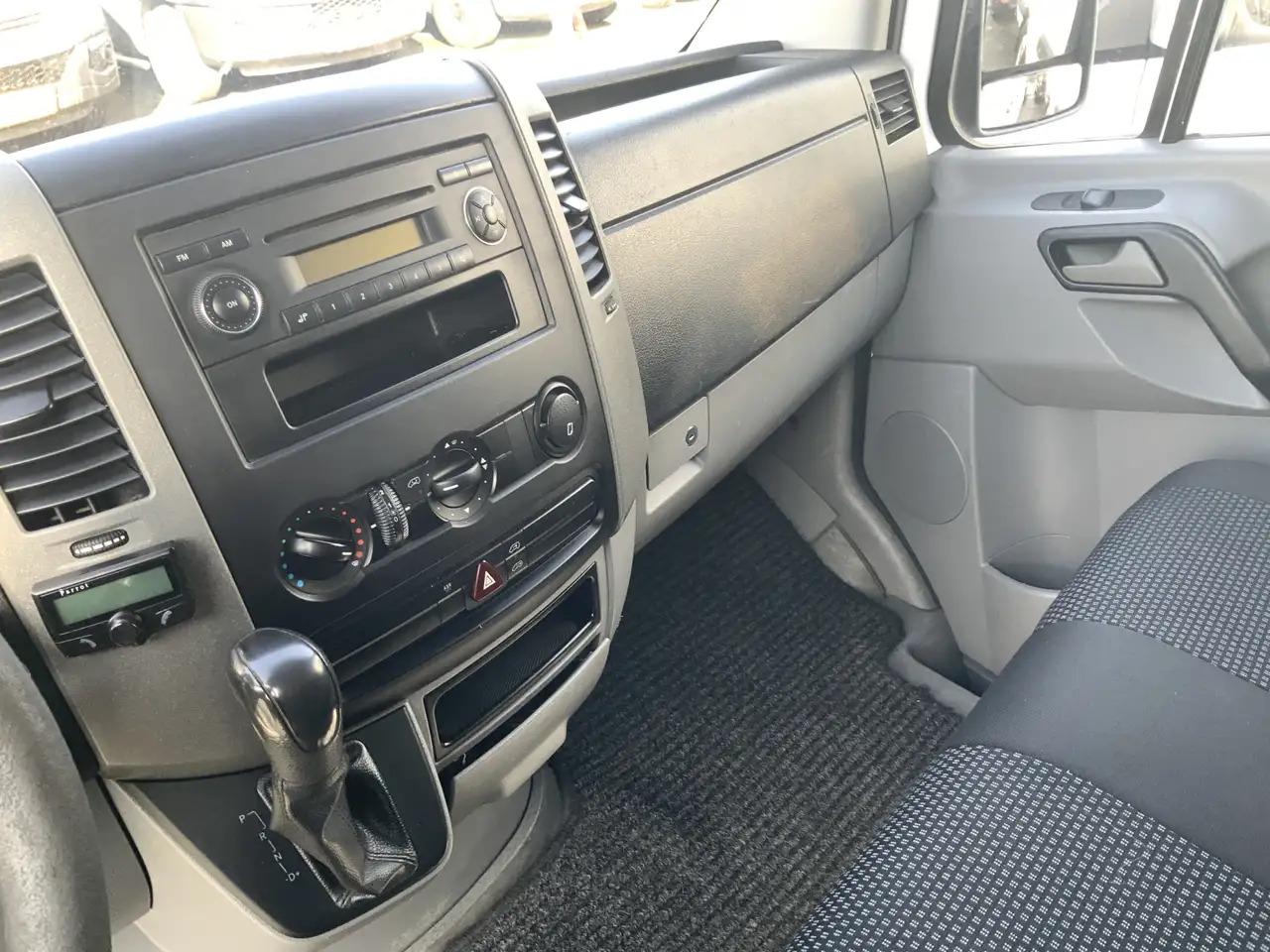 Mercedes-Benz Sprinter 311 2.2 CDI 366 L2H1 Automaat 3 Zits Trekaak 2800k - Kravas mikroautobuss: foto 4 Mercedes-Benz Sprinter 311 2.2 CDI 366 L2H1 Automaat 3 Zits Trekaak 2800k - Kravas mikroautobuss: foto 4