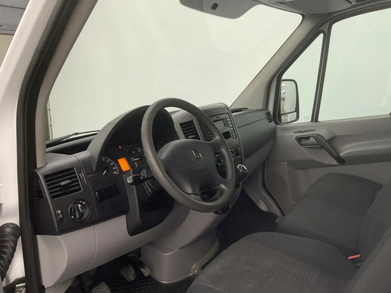 Mercedes-Benz Sprinter 313 2.2 CDI 366 L2H2 Airco 3 Zits Opstap extra Slo - Kravas mikroautobuss: foto 5 Mercedes-Benz Sprinter 313 2.2 CDI 366 L2H2 Airco 3 Zits Opstap extra Slo - Kravas mikroautobuss: foto 5