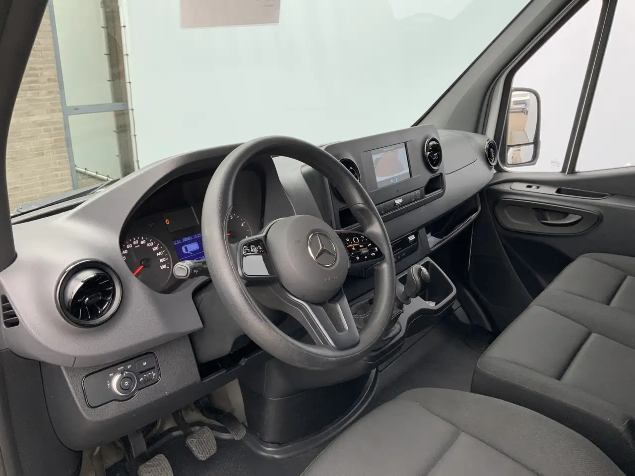 Mercedes-Benz Sprinter 314 2.2 CDI L2H2 Airco Camera Navi 3 Zits MBUX Sch - Kravas mikroautobuss: foto 5 Mercedes-Benz Sprinter 314 2.2 CDI L2H2 Airco Camera Navi 3 Zits MBUX Sch - Kravas mikroautobuss: foto 5