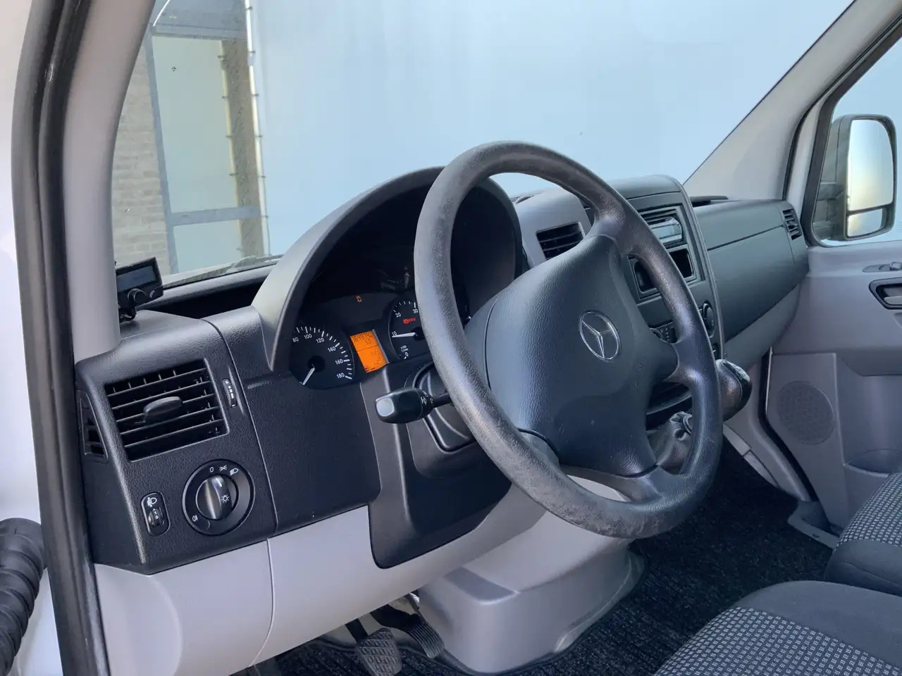 Mercedes-Benz Sprinter 515 2.2 CDI 432 Meubelbak 5,10 MTR.&Deuren Airco 3 - Furgons ar slēgtā virsbūve: foto 5 Mercedes-Benz Sprinter 515 2.2 CDI 432 Meubelbak 5,10 MTR.&Deuren Airco 3 - Furgons ar slēgtā virsbūve: foto 5