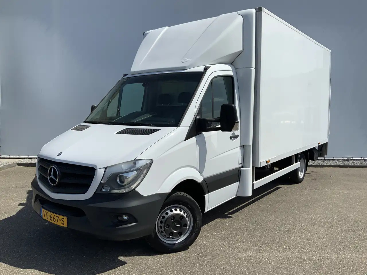 Mercedes-Benz Sprinter 519 3.0 CDI 432LAutomaat 6 Cilinder Meubelbak&Lift - Furgons ar slēgtā virsbūve: foto 1 Mercedes-Benz Sprinter 519 3.0 CDI 432LAutomaat 6 Cilinder Meubelbak&Lift - Furgons ar slēgtā virsbūve: foto 1