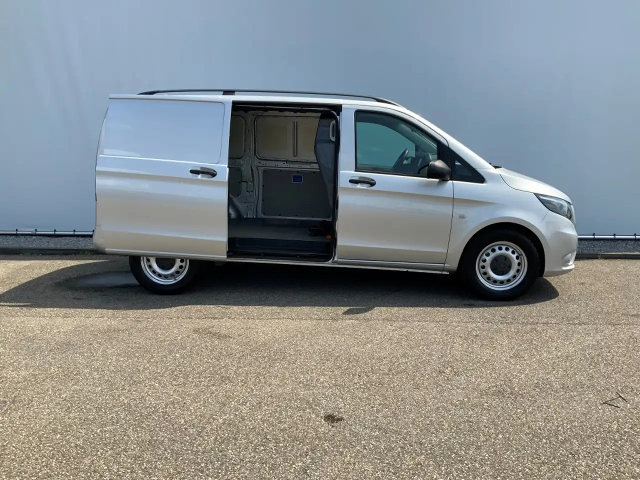 Mercedes-Benz Vito 114 CDI 4X4 Automaat Airco Cruise Trekhaak 2500 kg - Kravas mikroautobuss: foto 5 Mercedes-Benz Vito 114 CDI 4X4 Automaat Airco Cruise Trekhaak 2500 kg - Kravas mikroautobuss: foto 5