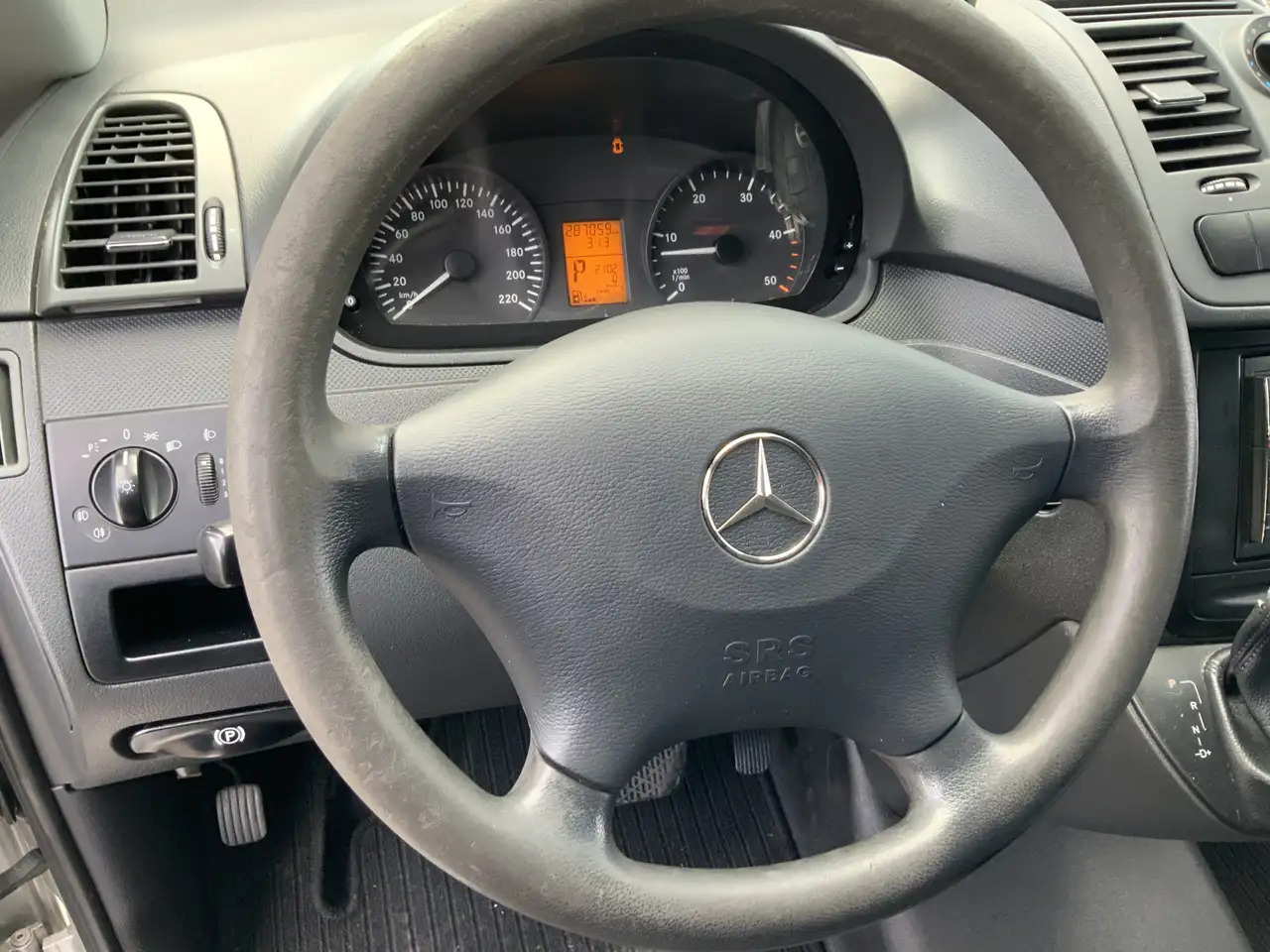 Mercedes-Benz Vito 122 CDI Automaat Koel Auto werkt 100 % 0.gr Airco - Komercauto refrižerators: foto 4 Mercedes-Benz Vito 122 CDI Automaat Koel Auto werkt 100 % 0.gr Airco - Komercauto refrižerators: foto 4