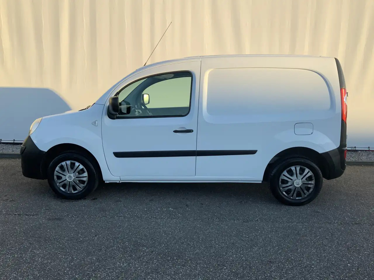 Renault Kangoo Express 1.5 dCi 70 Express Comfort Airco Trekhaak - Mazs furgons: foto 3 Renault Kangoo Express 1.5 dCi 70 Express Comfort Airco Trekhaak - Mazs furgons: foto 3