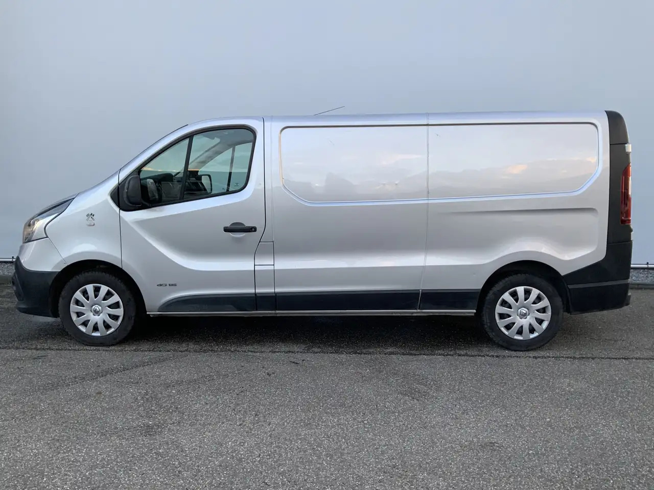 Renault Trafic 1.6 dCi T29 L2H1 Comfort Airco Cruise 3 Zits EXPOR - Kravas mikroautobuss: foto 3 Renault Trafic 1.6 dCi T29 L2H1 Comfort Airco Cruise 3 Zits EXPOR - Kravas mikroautobuss: foto 3