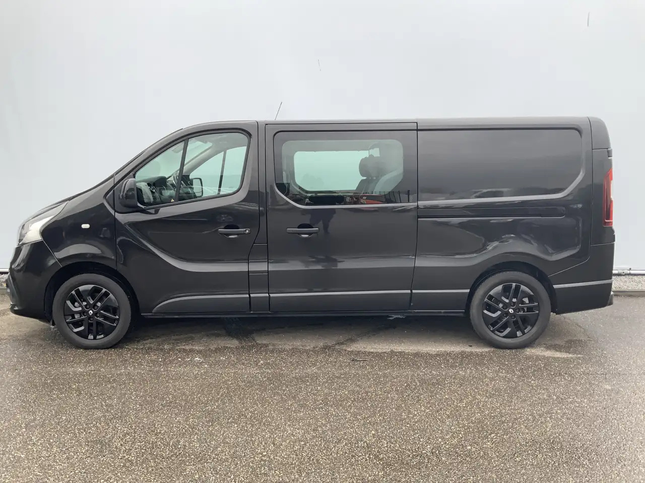 Renault Trafic 1.6 dCi T29 L2H1 Dub Cab 5 Zits Airco Cruise Navi - Kravas-pasažieru furgons: foto 3 Renault Trafic 1.6 dCi T29 L2H1 Dub Cab 5 Zits Airco Cruise Navi - Kravas-pasažieru furgons: foto 3