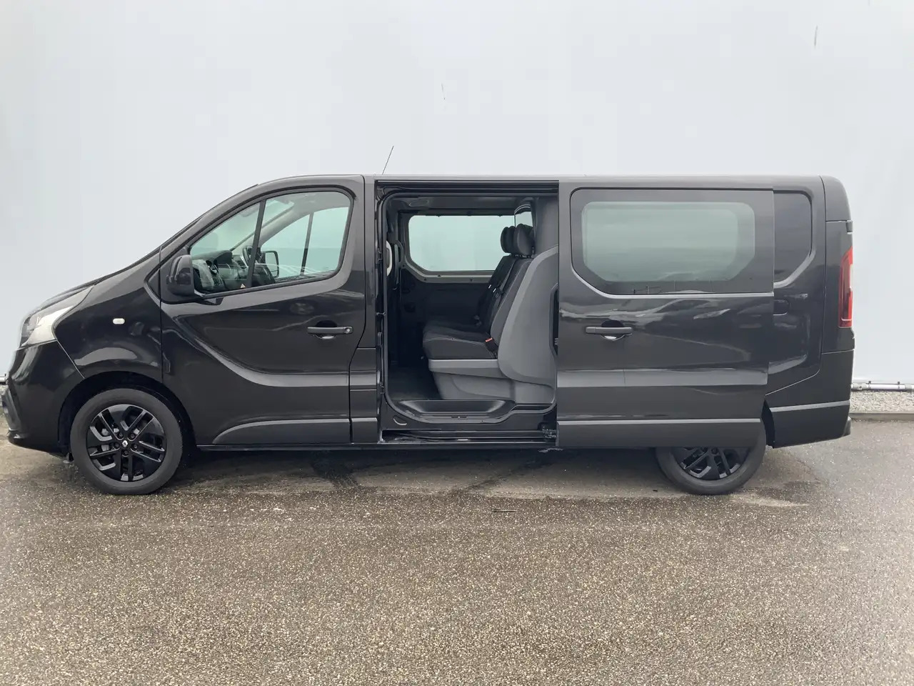 Renault Trafic 1.6 dCi T29 L2H1 Dub Cab 5 Zits Airco Cruise Navi - Kravas-pasažieru furgons: foto 5 Renault Trafic 1.6 dCi T29 L2H1 Dub Cab 5 Zits Airco Cruise Navi - Kravas-pasažieru furgons: foto 5