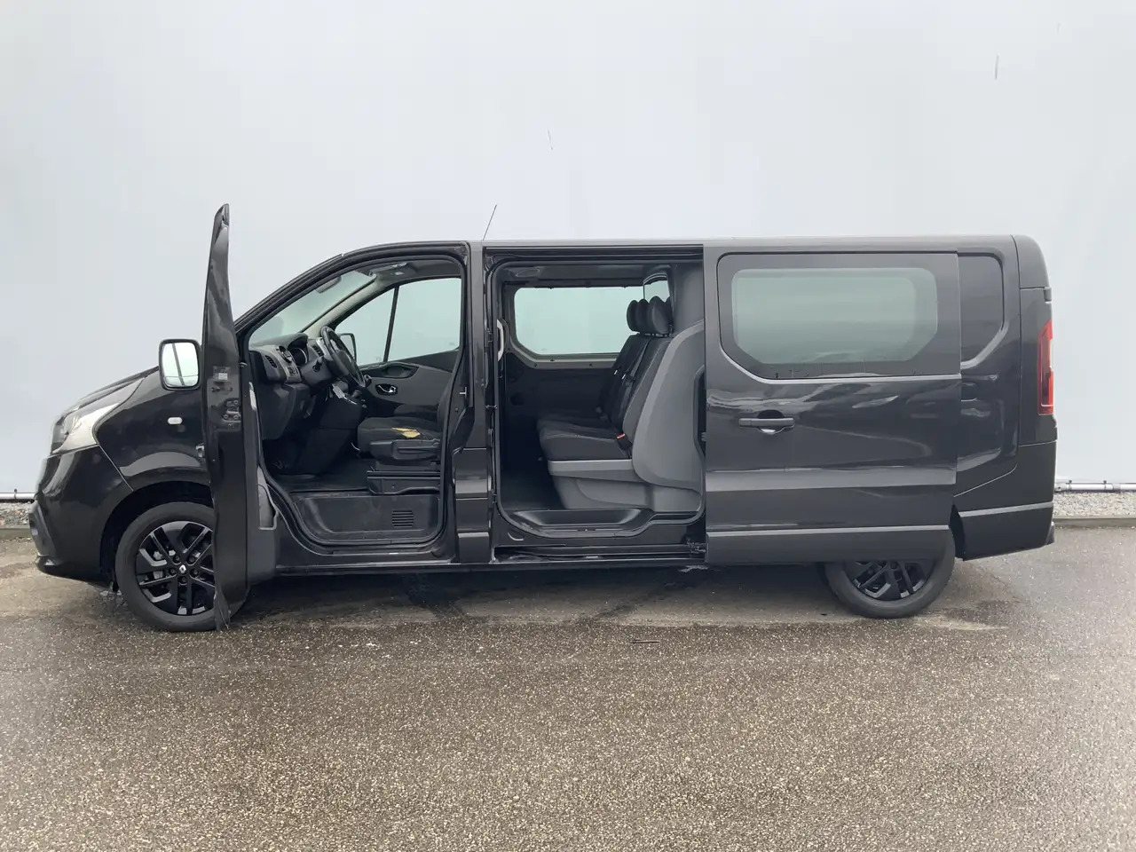 Renault Trafic 1.6 dCi T29 L2H1 Dub Cab 5 Zits Airco Cruise Navi - Kravas-pasažieru furgons: foto 4 Renault Trafic 1.6 dCi T29 L2H1 Dub Cab 5 Zits Airco Cruise Navi - Kravas-pasažieru furgons: foto 4