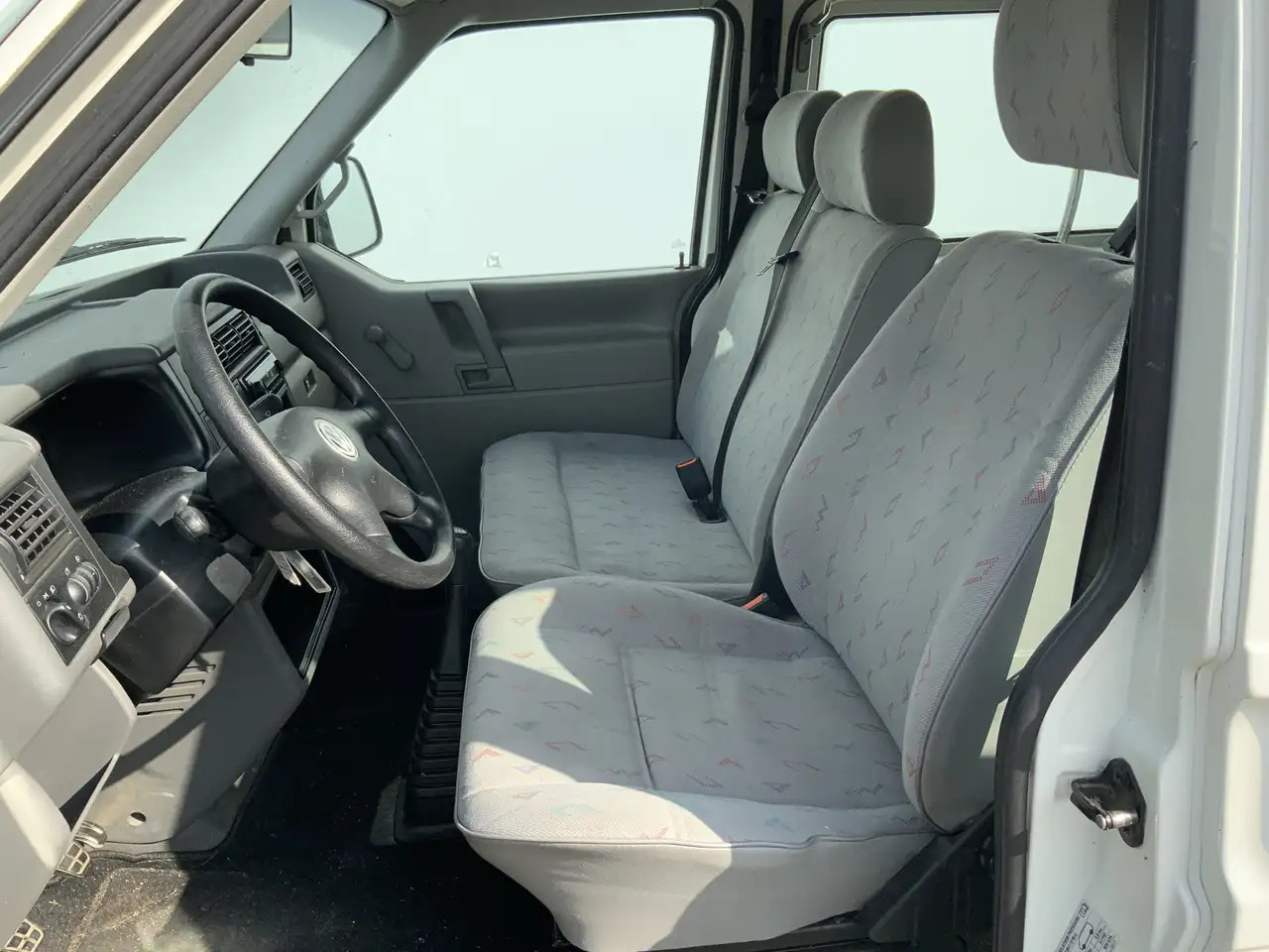 Volkswagen 1.9 TD 292 T800 Dubbel Cab 6 Zits Euro 3 - Kravas-pasažieru furgons: foto 5 Volkswagen 1.9 TD 292 T800 Dubbel Cab 6 Zits Euro 3 - Kravas-pasažieru furgons: foto 5
