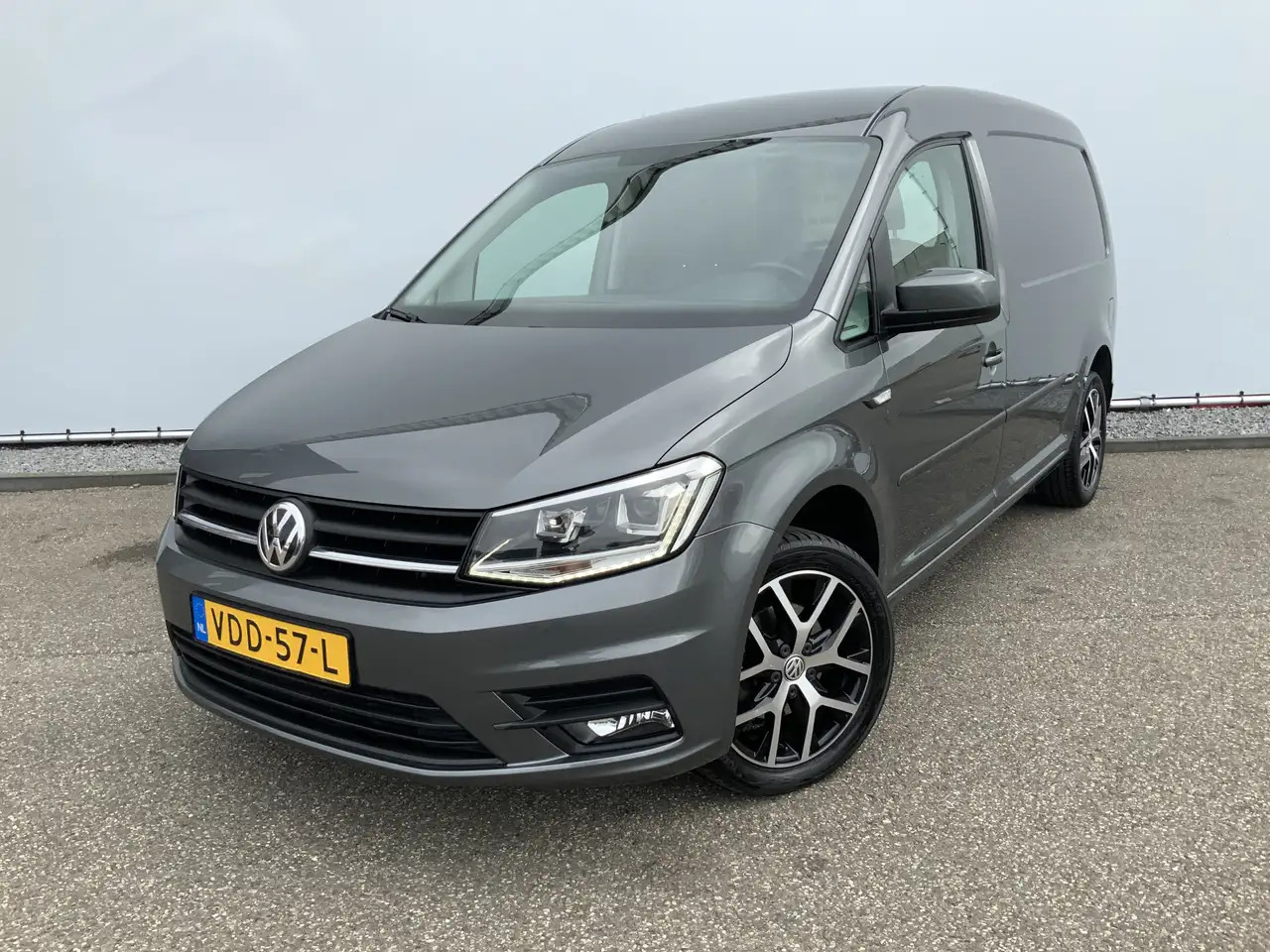 Volkswagen Caddy 2.0 TDI L2H1 AUTOMAAT BMT Maxi Exclusive Edition A - Mazs furgons: foto 1 Volkswagen Caddy 2.0 TDI L2H1 AUTOMAAT BMT Maxi Exclusive Edition A - Mazs furgons: foto 1