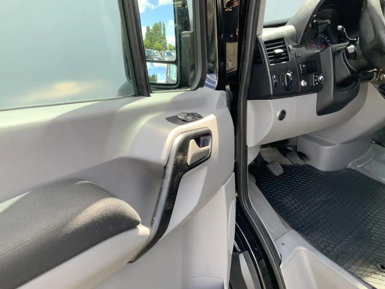 Volkswagen Crafter 35 2.0 TDI L2H2 Airco Cruise Trekhaak 3500 kg weba - Kravas mikroautobuss: foto 5 Volkswagen Crafter 35 2.0 TDI L2H2 Airco Cruise Trekhaak 3500 kg weba - Kravas mikroautobuss: foto 5