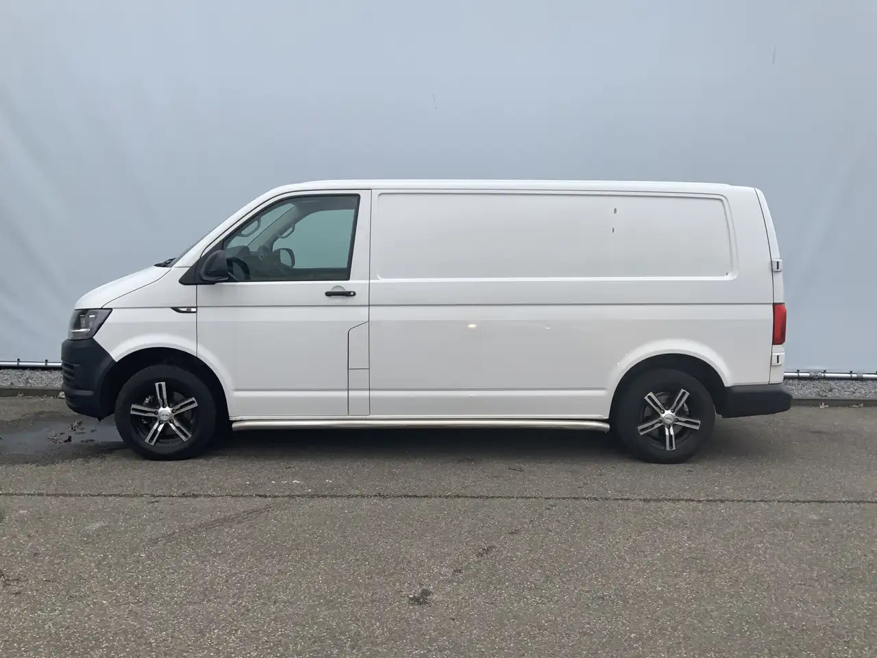 Volkswagen T6 Transporter 2.0 TDI L2H1 Airco Navi 3 Zits Alu Velg Euro 6 - Kravas mikroautobuss: foto 3 Volkswagen T6 Transporter 2.0 TDI L2H1 Airco Navi 3 Zits Alu Velg Euro 6 - Kravas mikroautobuss: foto 3