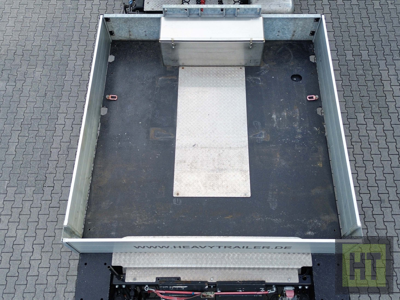 Doll 2-Achs-Tiefbett mit Pantherfahrwerk - Puspiekabe zema profila platforma: foto 2 Doll 2-Achs-Tiefbett mit Pantherfahrwerk - Puspiekabe zema profila platforma: foto 2