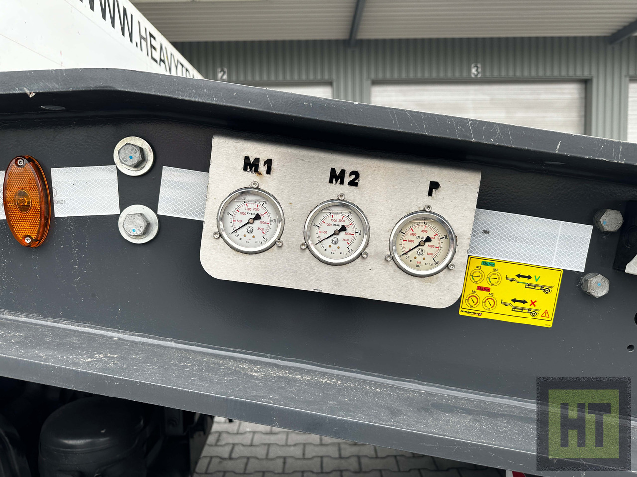 Faymonville 5-Achs-Tele-Semi-Halbachsen-Twinaxle-hydr Rampen - Puspiekabe zema profila platforma: foto 3 Faymonville 5-Achs-Tele-Semi-Halbachsen-Twinaxle-hydr Rampen - Puspiekabe zema profila platforma: foto 3