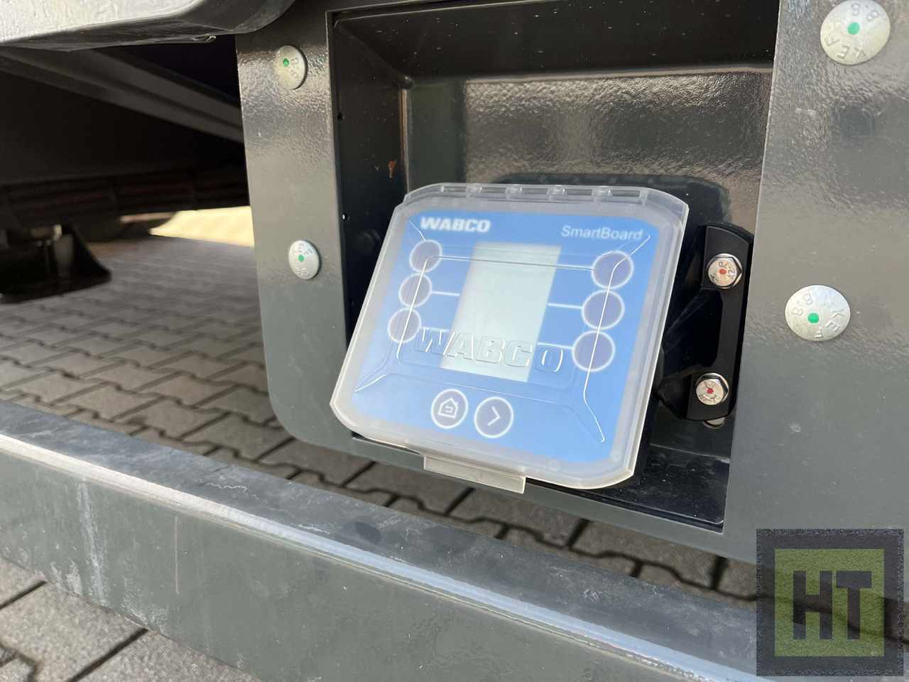 Faymonville 5-Achs-Tele-Semi mit Halbachsen "Twinaxle" und hydr. Rampen - Puspiekabe zema profila platforma: foto 5 Faymonville 5-Achs-Tele-Semi mit Halbachsen "Twinaxle" und hydr. Rampen - Puspiekabe zema profila platforma: foto 5