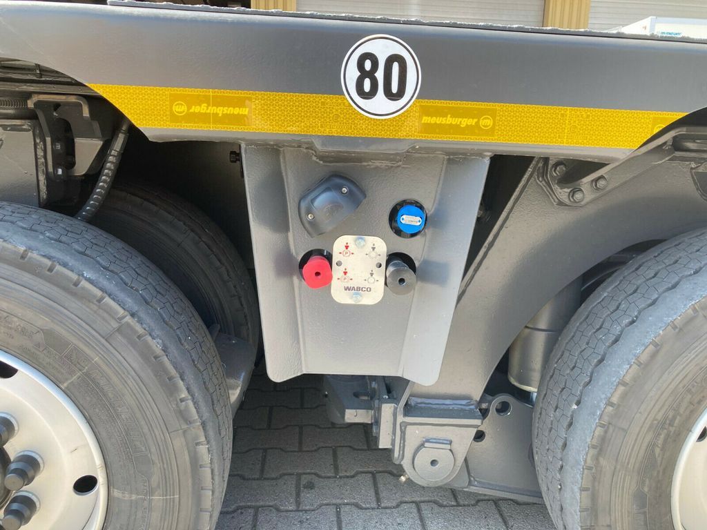 Meusburger 2-Achs-Tiefbett-Sattelauflieger mit Pendelachsen - Puspiekabe zema profila platforma: foto 5 Meusburger 2-Achs-Tiefbett-Sattelauflieger mit Pendelachsen - Puspiekabe zema profila platforma: foto 5