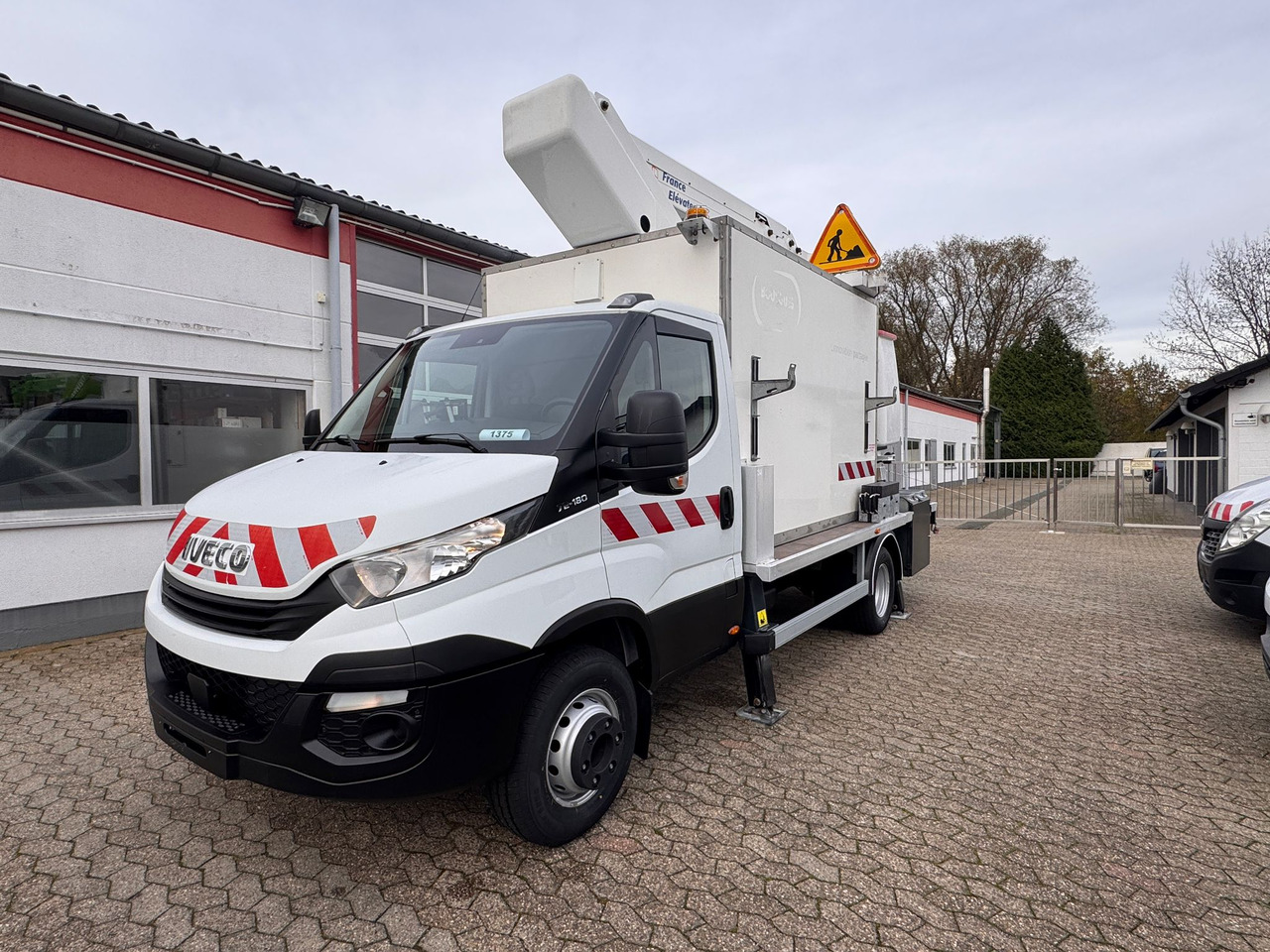 IVECO Daily 70C18 Hubarbeitsbühne Steiger France Elevateur 172 CPL EURO 6C - Autopacēlājs: foto 1 IVECO Daily 70C18 Hubarbeitsbühne Steiger France Elevateur 172 CPL EURO 6C - Autopacēlājs: foto 1