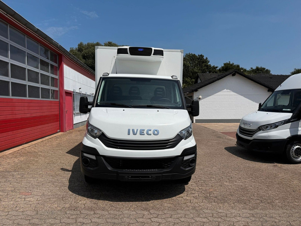 Iveco Daily 35C16 Tiefkühlkoffer Carrier Pulsor350 LWB - Komercauto refrižerators: foto 2 Iveco Daily 35C16 Tiefkühlkoffer Carrier Pulsor350 LWB - Komercauto refrižerators: foto 2