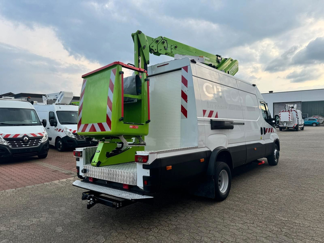 Iveco Daily 70C15 Steiger France Elevateur 172 TPFcc - Autopacēlājs: foto 4 Iveco Daily 70C15 Steiger France Elevateur 172 TPFcc - Autopacēlājs: foto 4