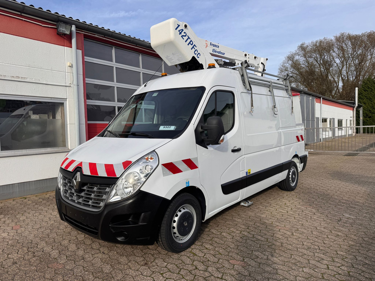 RENAULT Master Hubarbeitsbühne Steiger France Elevateur 142 TPFcc EURO 6Y - Autopacēlājs: foto 1 RENAULT Master Hubarbeitsbühne Steiger France Elevateur 142 TPFcc EURO 6Y - Autopacēlājs: foto 1