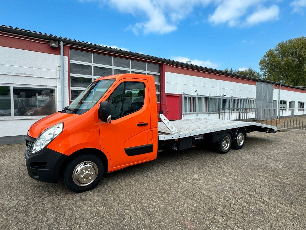 Renault Master Autotransporter - Auto evakuators: foto 1 Renault Master Autotransporter - Auto evakuators: foto 1