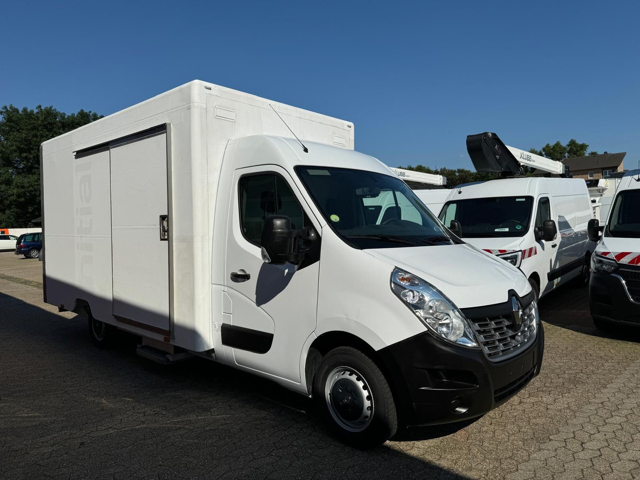 Renault Master Koffer mit Auffahrrampe 1200kg Nutzlast - Furgons ar slēgtā virsbūve: foto 3 Renault Master Koffer mit Auffahrrampe 1200kg Nutzlast - Furgons ar slēgtā virsbūve: foto 3