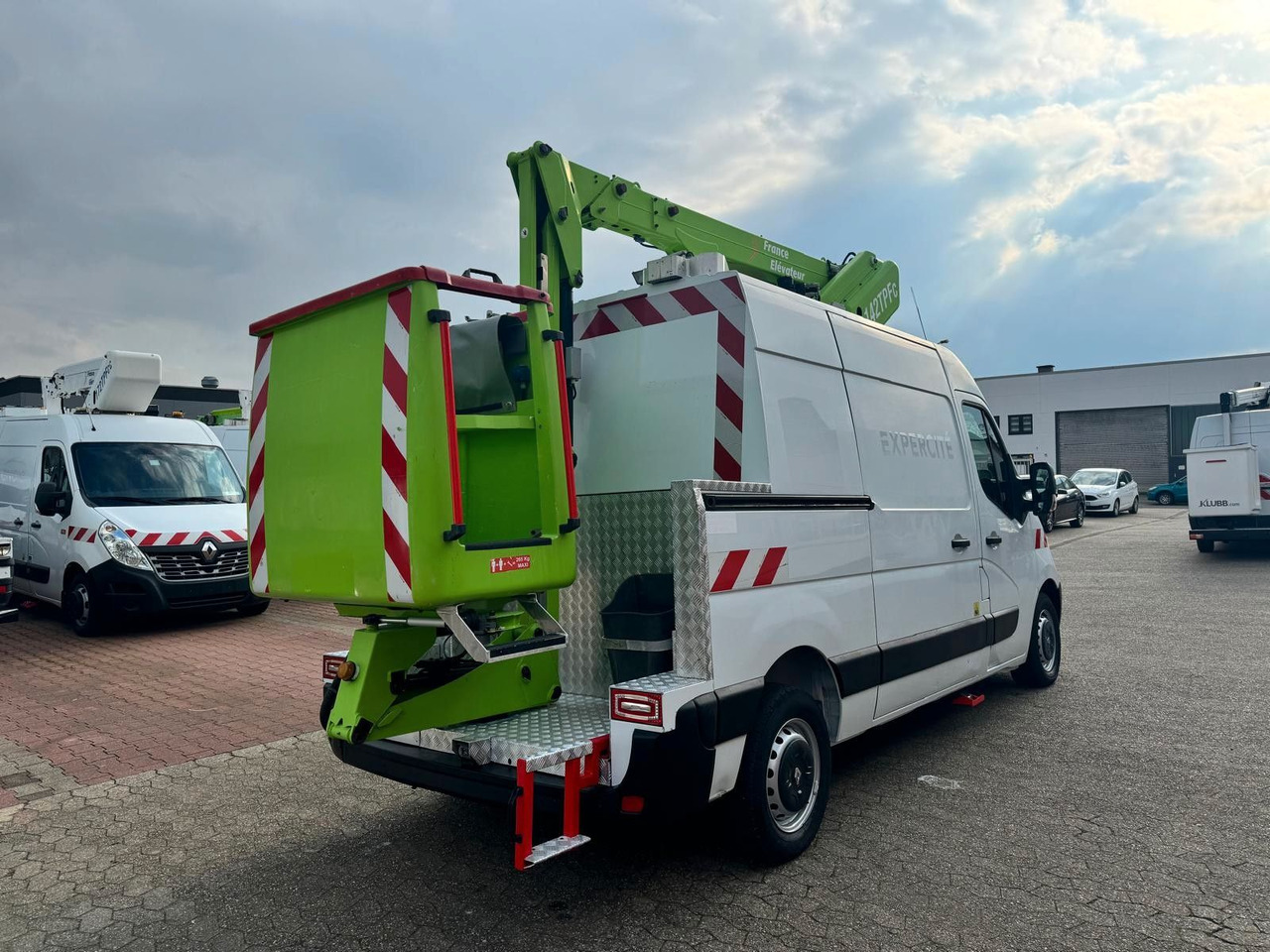 Renault Master Steiger France Elévateur 142 TPFc - Autopacēlājs: foto 4 Renault Master Steiger France Elévateur 142 TPFc - Autopacēlājs: foto 4