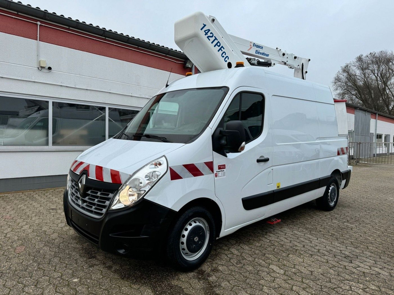 Renault Master Steiger France Elévateur 142 TPFcc - Autopacēlājs: foto 1 Renault Master Steiger France Elévateur 142 TPFcc - Autopacēlājs: foto 1