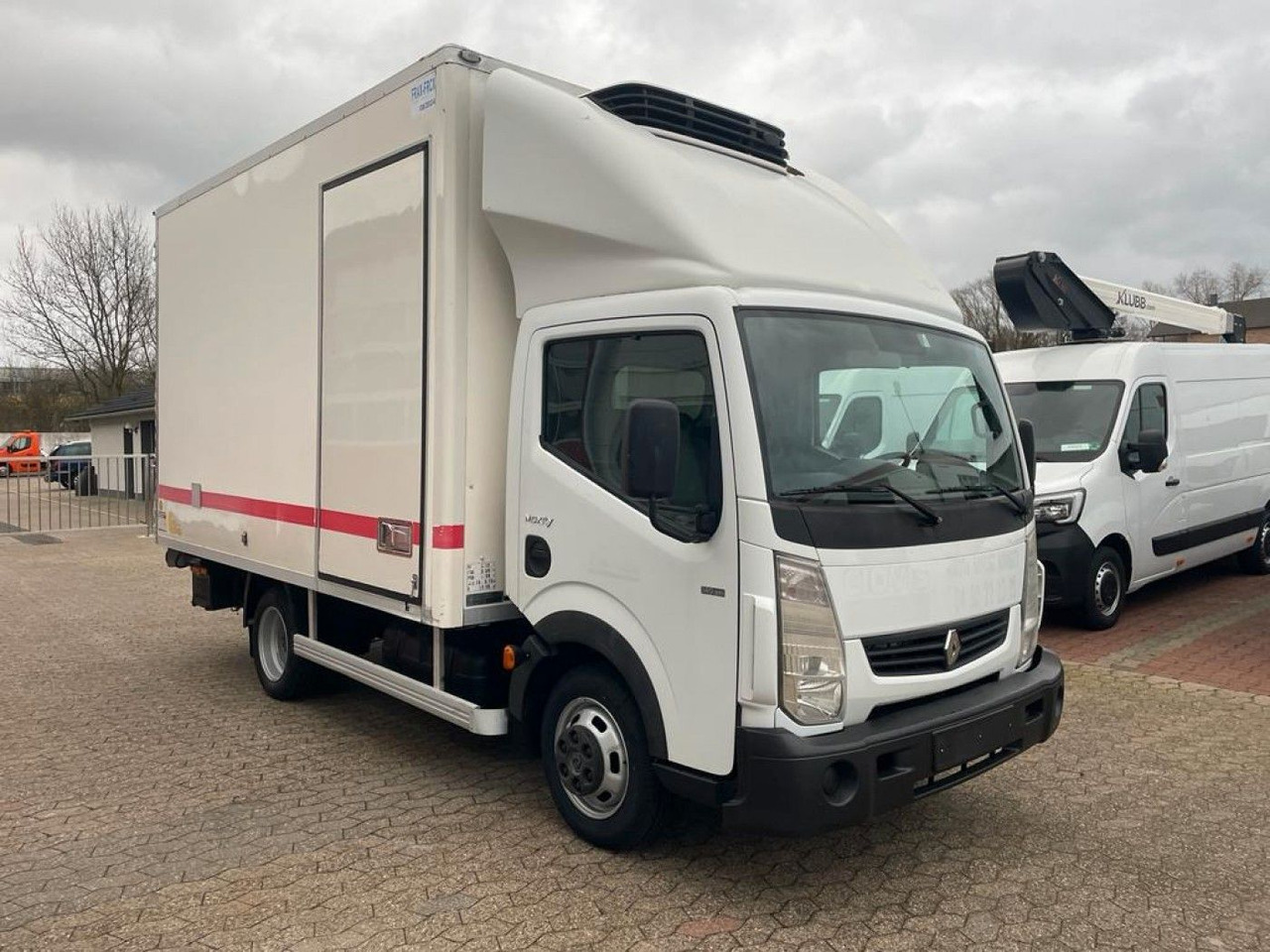 Renault Maxity Tiefkühlkoffer Multi-Temp Ladebordwand - Komercauto refrižerators: foto 3 Renault Maxity Tiefkühlkoffer Multi-Temp Ladebordwand - Komercauto refrižerators: foto 3