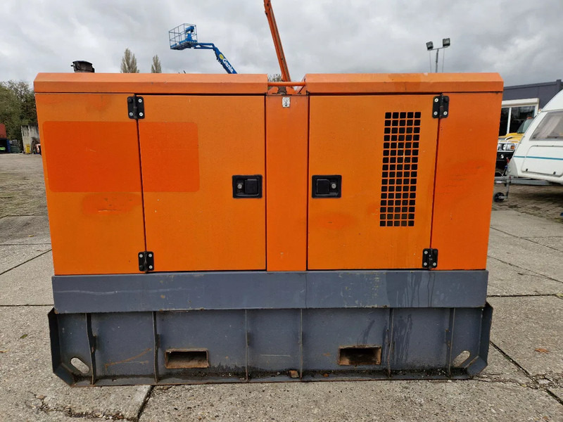 Atlas-Copco QAS 60 met Perkins motor - Elektroģenerators: foto 3 Atlas-Copco QAS 60 met Perkins motor - Elektroģenerators: foto 3