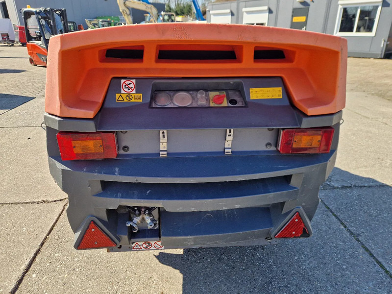 Atlas-Copco XAS57 in zeer nette staat - Gaisa kompresors: foto 5 Atlas-Copco XAS57 in zeer nette staat - Gaisa kompresors: foto 5