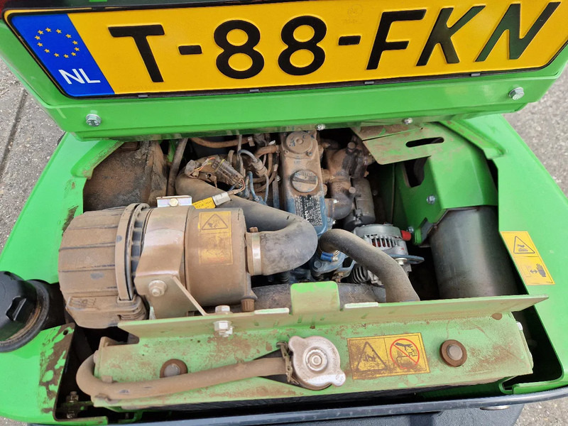 Avant M523 met 317 uur, in nieuwstaat!! - Kāpurķēžu kompaktiekrāvējs: foto 5 Avant M523 met 317 uur, in nieuwstaat!! - Kāpurķēžu kompaktiekrāvējs: foto 5
