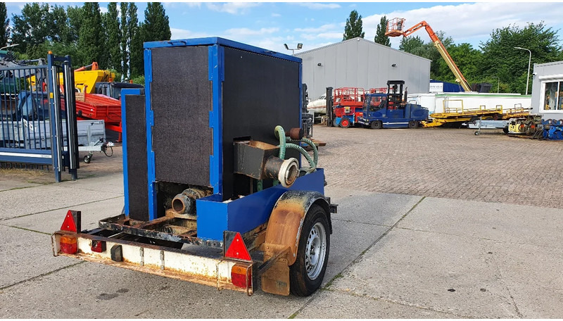 Diversen vuilwaterpomp met Petter motor - Ūdens sūknis: foto 1 Diversen vuilwaterpomp met Petter motor - Ūdens sūknis: foto 1