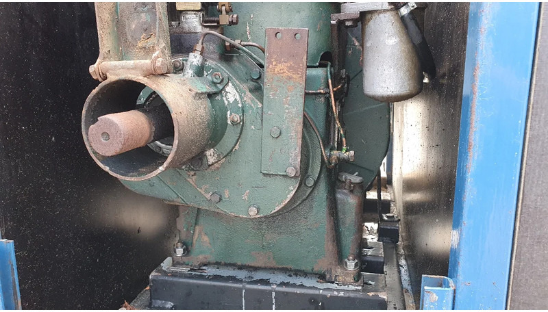 Diversen vuilwaterpomp met Petter motor - Ūdens sūknis: foto 5 Diversen vuilwaterpomp met Petter motor - Ūdens sūknis: foto 5
