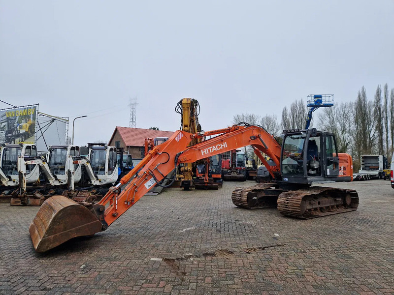 Hitachi ZX160LC-3 rijwerk zéér netjes - Kāpurķēžu ekskavators: foto 2 Hitachi ZX160LC-3 rijwerk zéér netjes - Kāpurķēžu ekskavators: foto 2