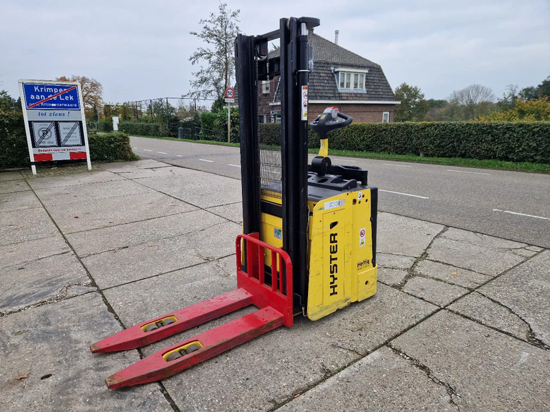 Hyster S1.5S elektrische stapelaar - Krautņotājs: foto 1 Hyster S1.5S elektrische stapelaar - Krautņotājs: foto 1