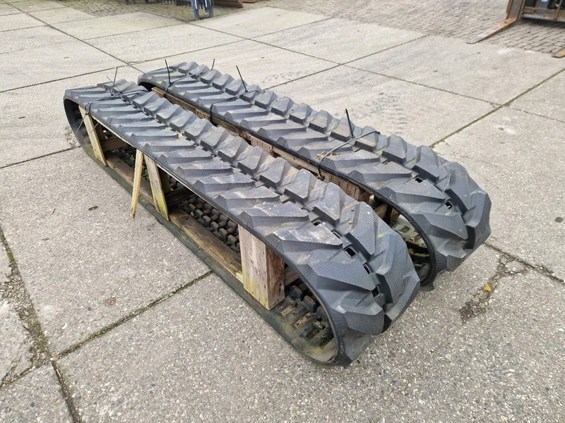 Komatsu nieuwe tracks t.b.v. PC75 tot PC88 - Kāpurķēdes - Kravas automašīna: foto 2 Komatsu nieuwe tracks t.b.v. PC75 tot PC88 - Kāpurķēdes - Kravas automašīna: foto 2
