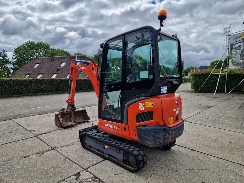 Kubota KX019-4 CW05 met 2 bakken - Mini-ekskavators: foto 4 Kubota KX019-4 CW05 met 2 bakken - Mini-ekskavators: foto 4